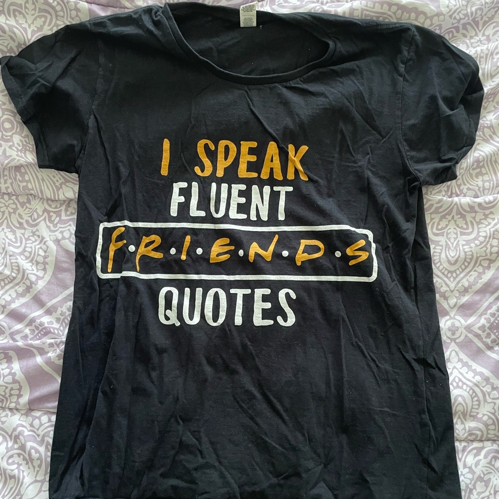 “I Speak Fluent Friends Quotes” black graphic t-shirt, size large